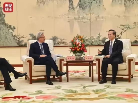 英伟达回应黄仁勋到访北京:定期与政府领导人会面,讨论产品和技术(图1) 英伟达回应黄仁勋到访北京:定期与政府领导人会面,讨论产品和技术(图1)