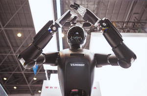 消博会上的“机器人总动员”(图2)