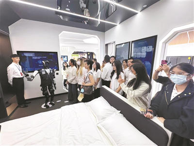 机器人讲解 科技感拉满(图2)