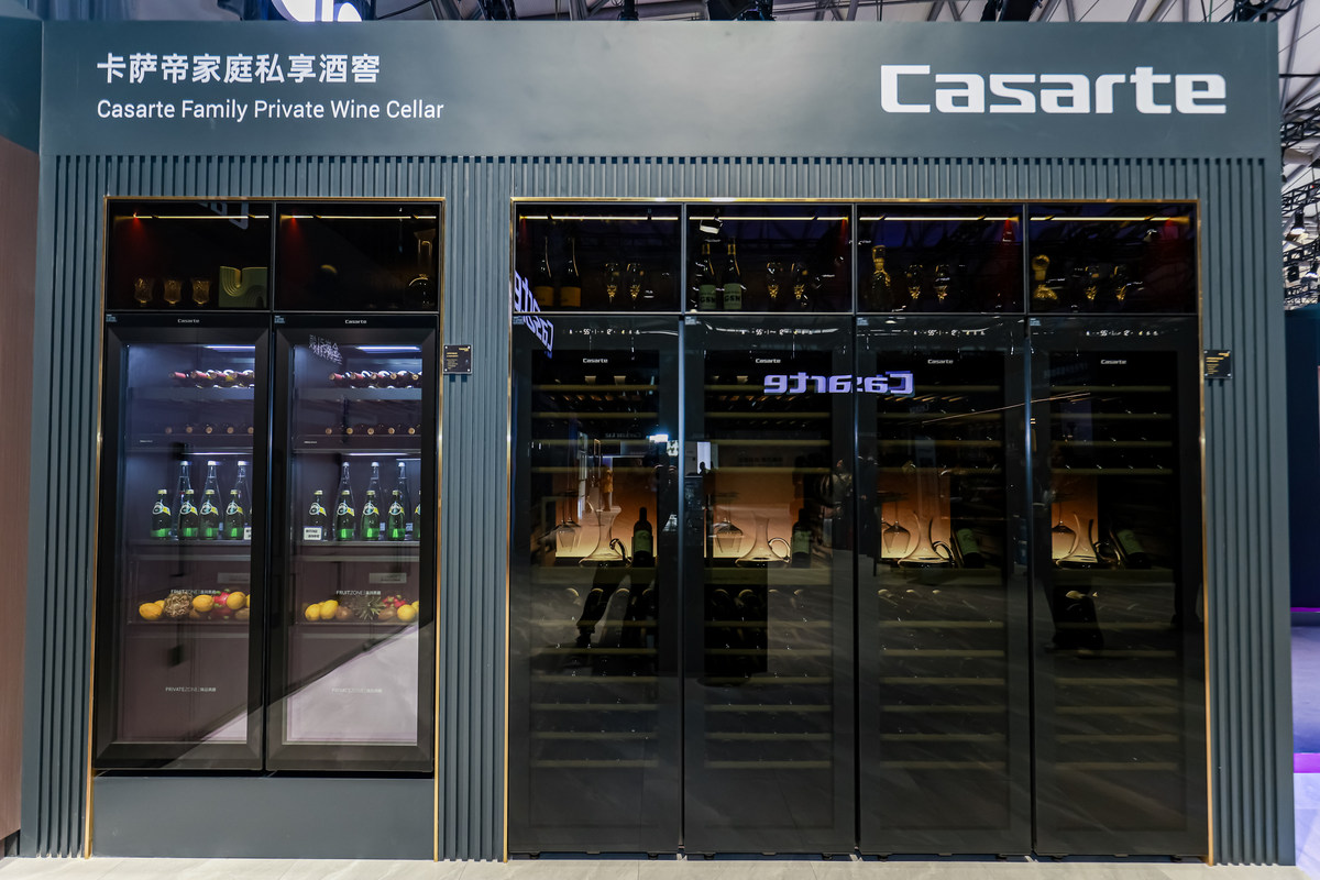 红酒存储有各种条件!卡萨帝:交给AI平嵌式酒柜(图1) 红酒存储有各种条件!卡萨帝:交给AI平嵌式酒柜(图1)