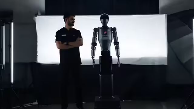 印度首个量产人形机器人 Spaceo 系列亮相！会社交、能上天、可负载 200 公斤(图1)