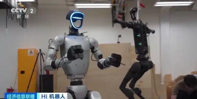 全球首个!我国人形机器人自主站立控制技术取得新突破(图1) 全球首个!我国人形机器人自主站立控制技术取得新突破(图1)