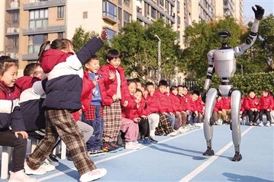 家用市场期待机器人来“敲门”(图1) 家用市场期待机器人来“敲门”(图1)