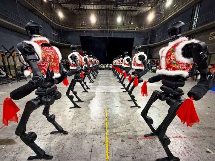 机器人霸屏！为什么不给它们穿裤子？(图8)