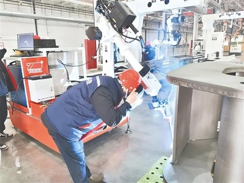 工业机器人企业订单排产到明年,郑州冲刺发展“进度条!(图1) 工业机器人企业订单排产到明年,郑州冲刺发展“进度条!(图1)