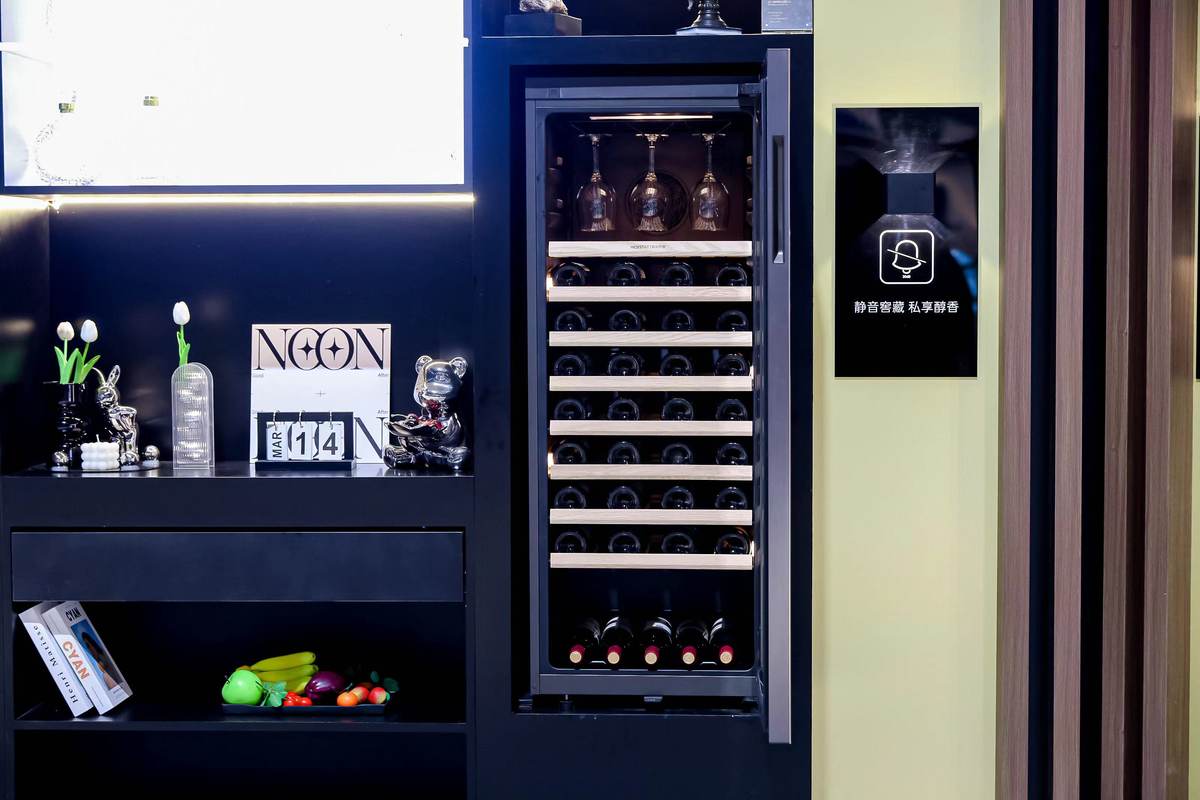 酒窖级专业存储！卡萨帝酒柜获行业唯一“年度创新成果”奖(图2)