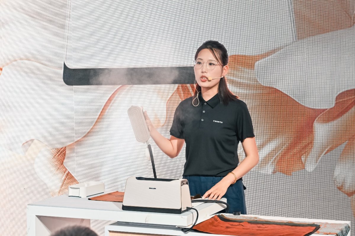 专业级丝绸护理体验，卡萨帝铂金智能熨烫机发布闪耀登场(图5)