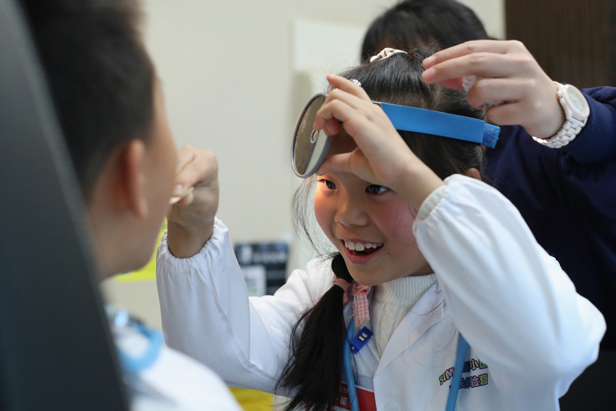 傅利叶机器人应用于就医场景，孩子们走进上海国际医学中心感受智能康复科技(图9)