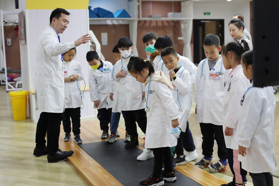 傅利叶机器人应用于就医场景，孩子们走进上海国际医学中心感受智能康复科技(图12)