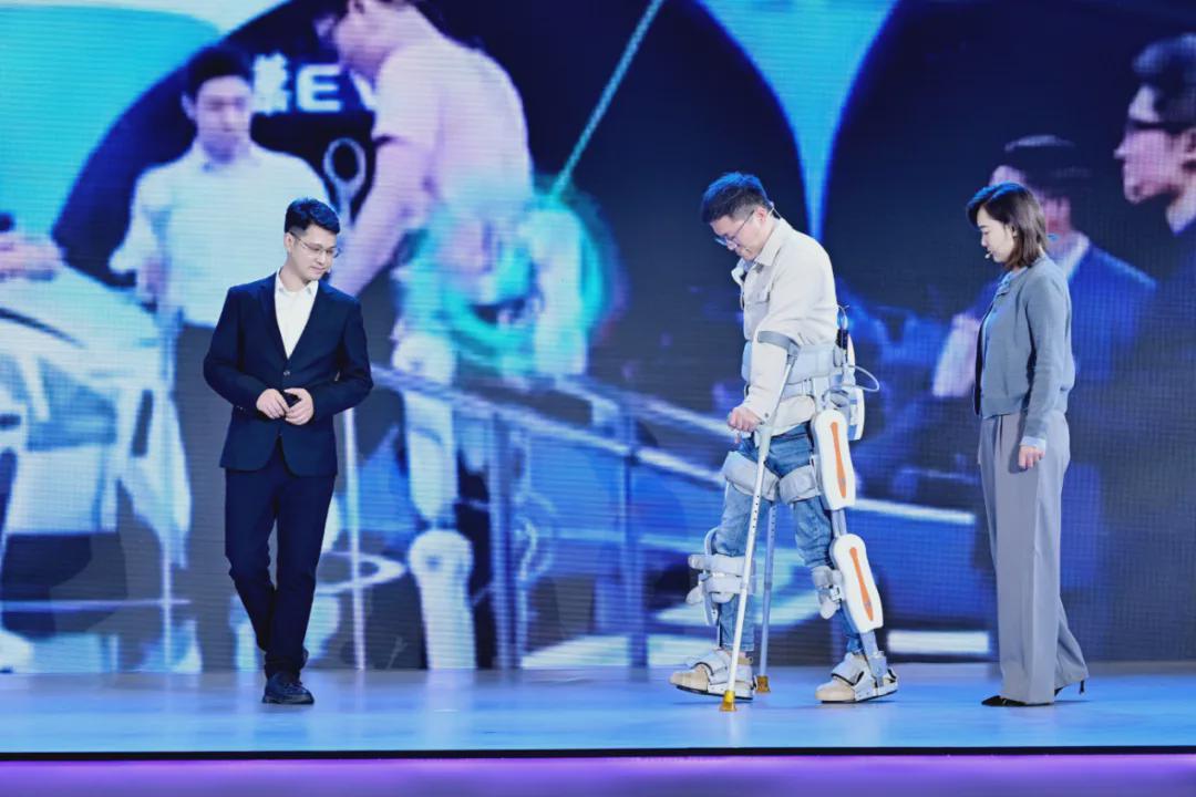 拿下关键融资！这家成都机器人公司正将“脑机接口+外骨骼”带入市场(图5)