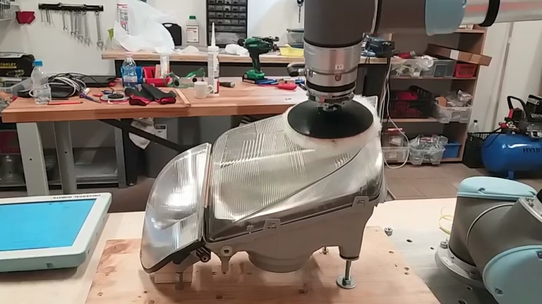 汽车工业_车灯抛光_Onrobot