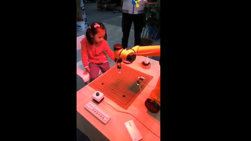 服务&娱乐行业_下围棋_遨博协作机器人