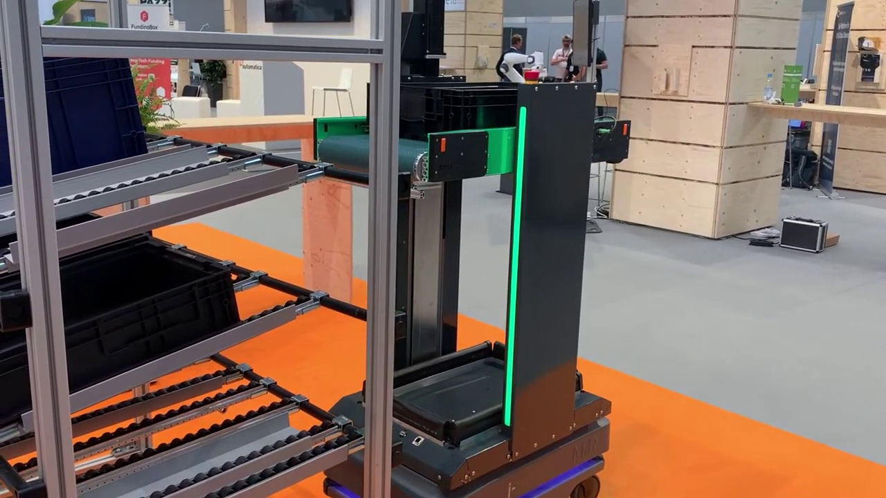 Automated logisitics with the Trulifter AMR