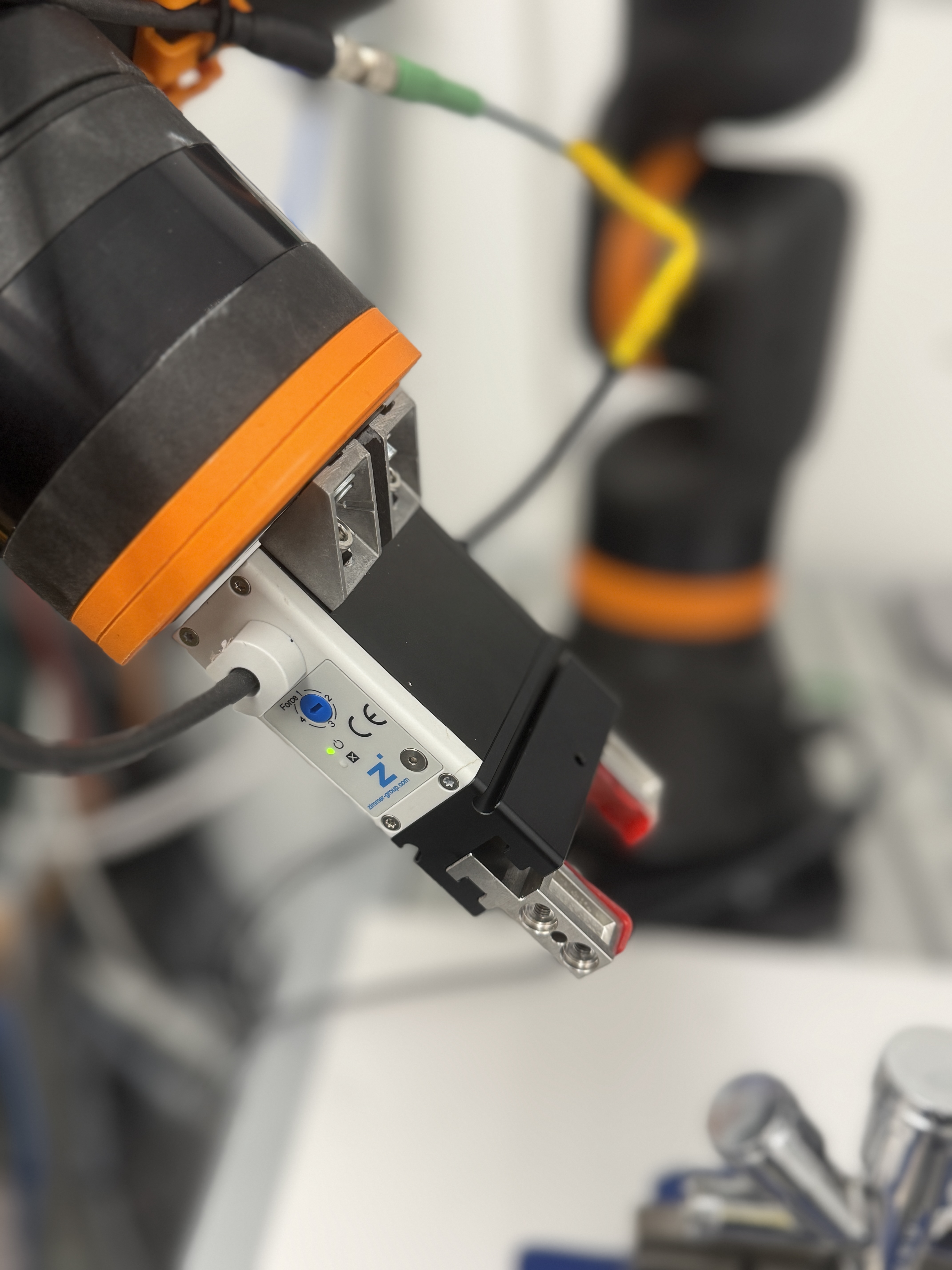 Automated quality control with igus ReBeL