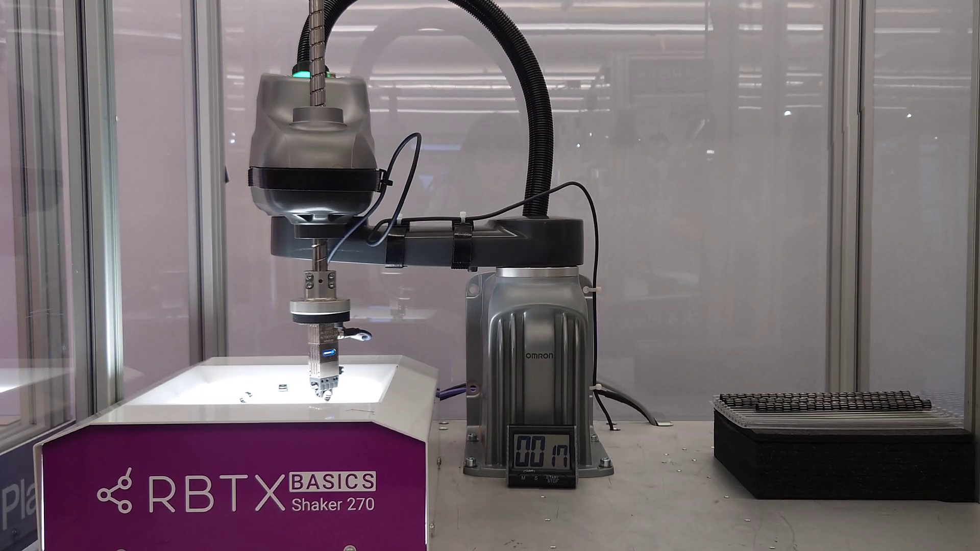 Pick and place customer application test with Omron's i4L Scara