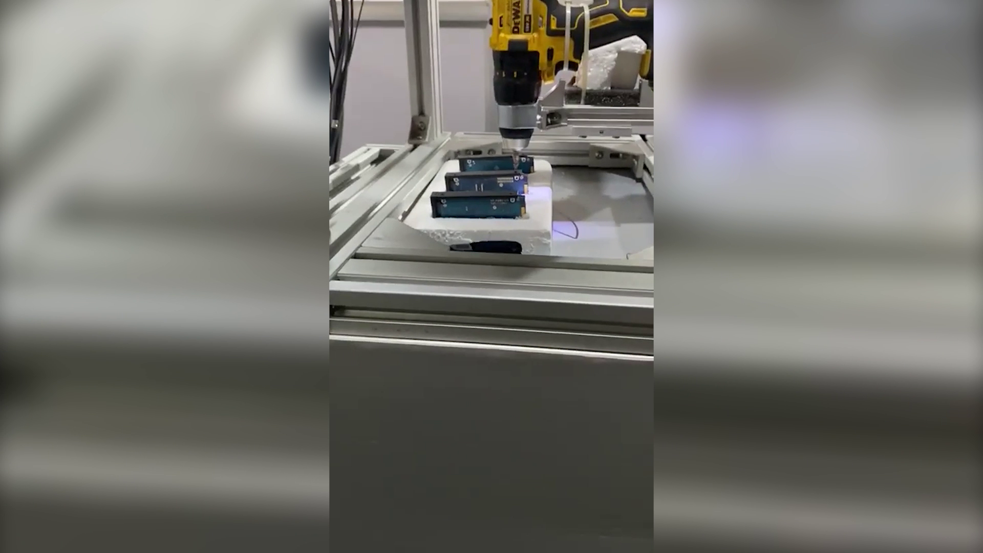 硬盘上螺丝