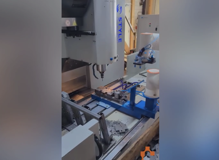 Fairino FR5 Automated Machine Tending for Milling Processes