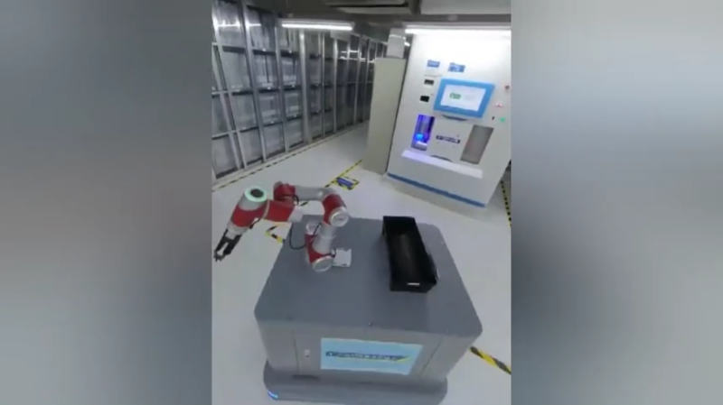 SMT车间上下料_节卡机器人