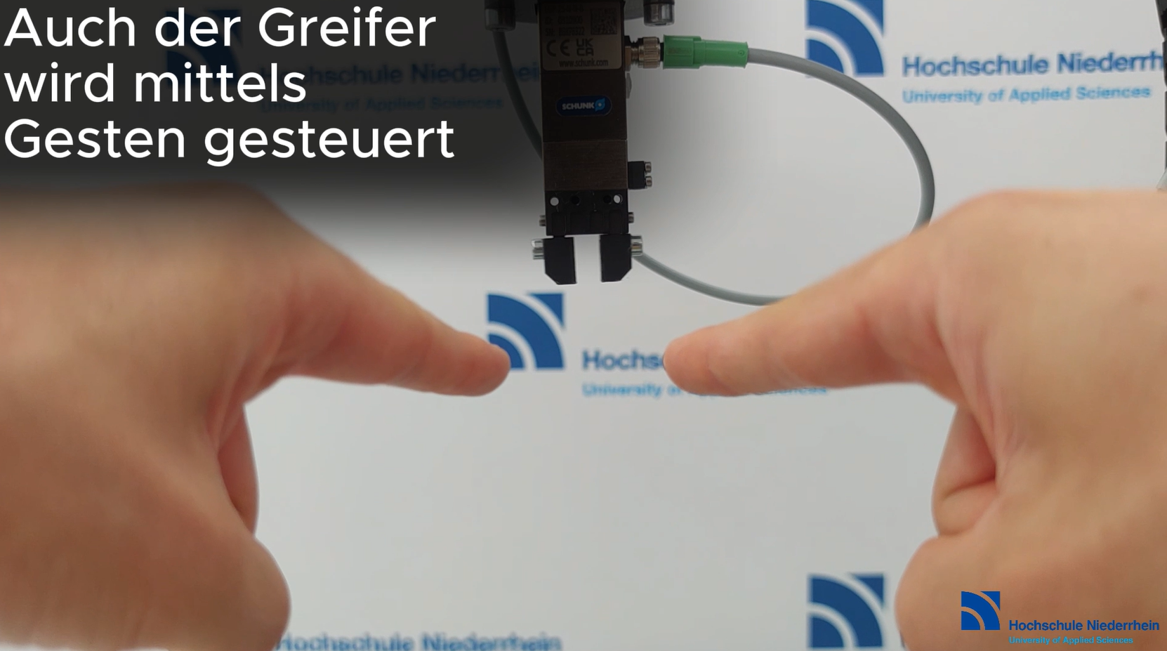 Intuitive gesture control with igus Robolink