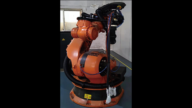 KUKA KR210-2_点焊（汽车行业）_釜菱管线包