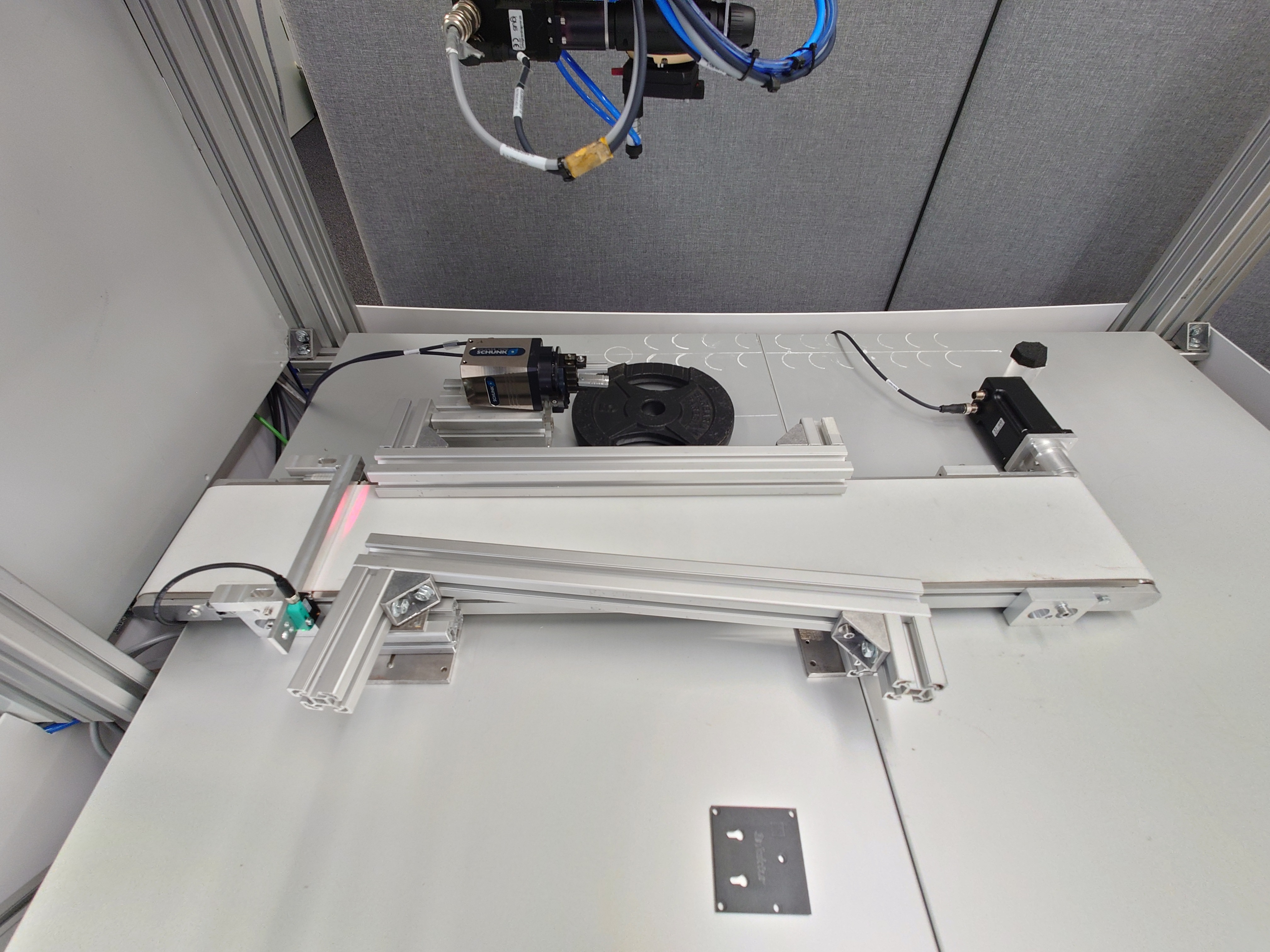 Vision supported Pick and Place application with igus room gantry