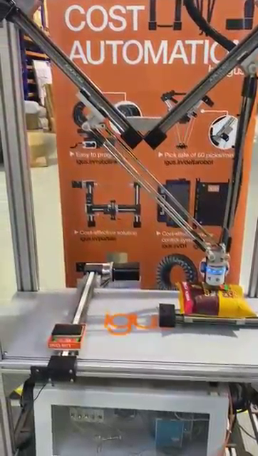 Delta Robot Pick and Place combines two linear axis from igus