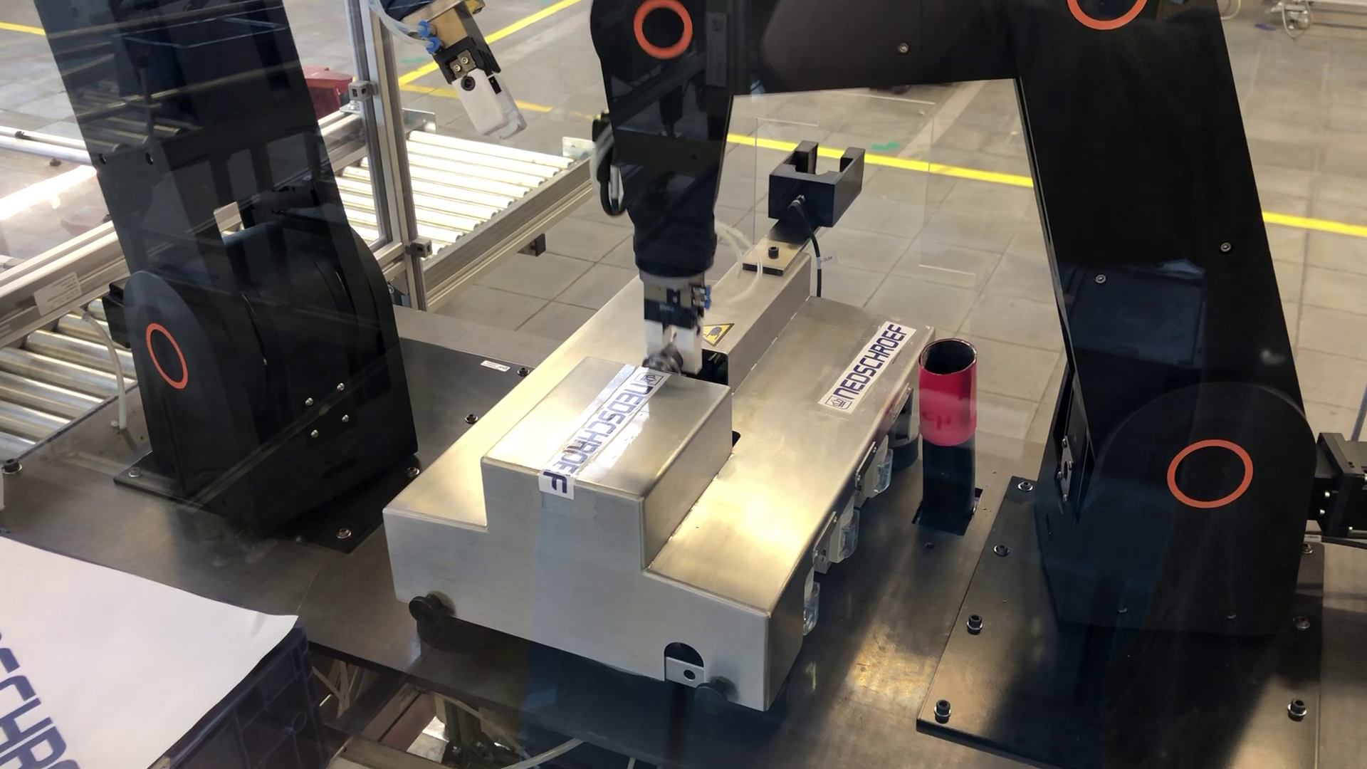 Pick and place with 2 igus Robolink jointed-arm robots