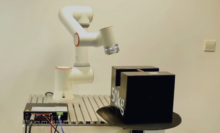 Precision in Motion: Fairino FR5 with 50 kg Rotary Table