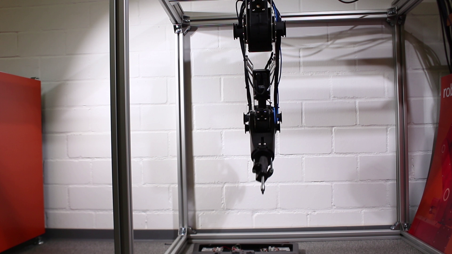 Screwing application with an igus Robolink