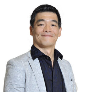 one to ONE Holdings 总裁 Shin Nakamura 讨论机器人将如何发展不会取代所有制造业工人。” width=